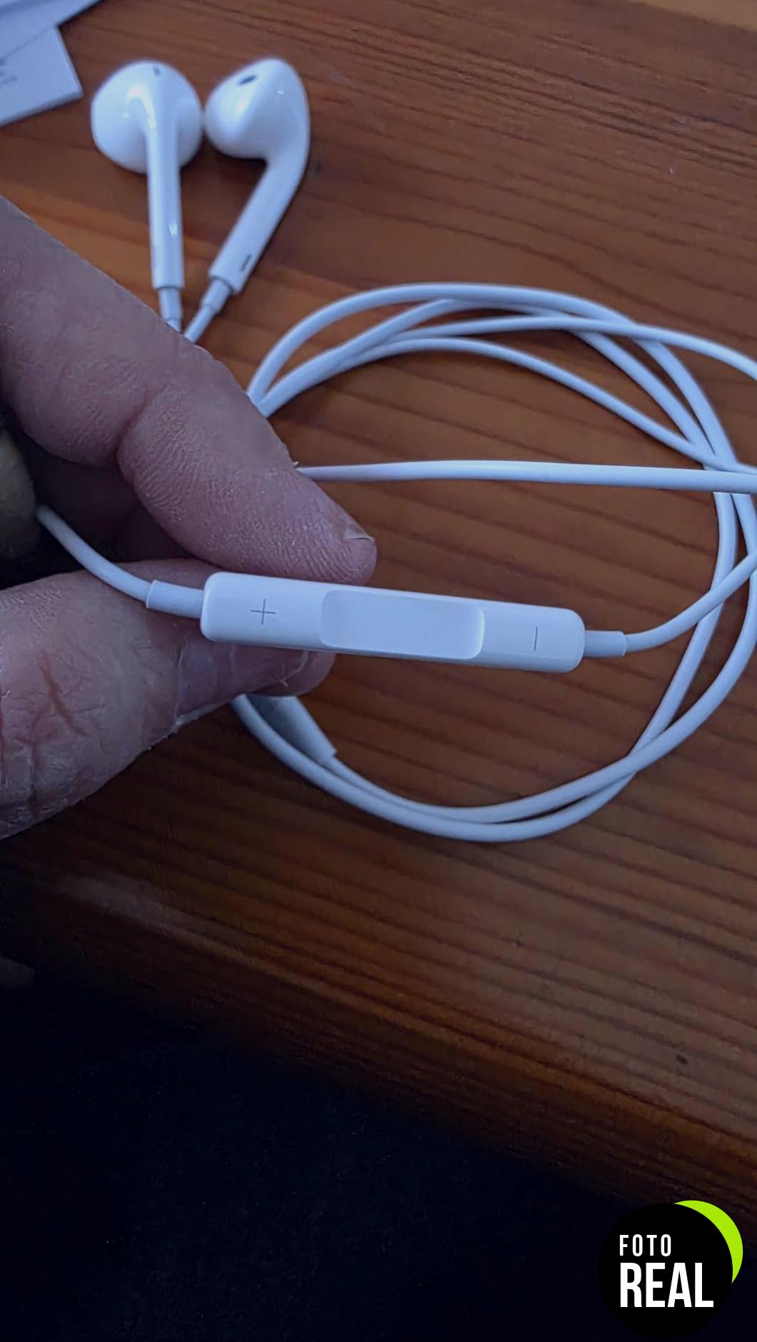 apple-earpods-lightning-foto-2